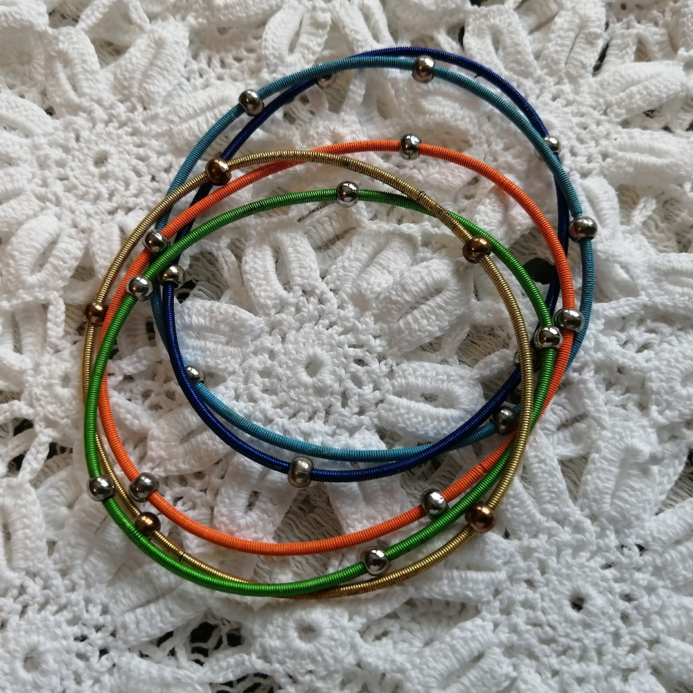 Bracelet(s)